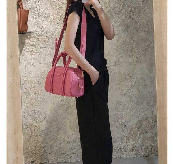 songmont medium and small bowling series boston bags cowhide new designer one shoulder handbag fashion leisure
songmont medium and small bowling series boston bags cowhide new designer one shoulder handbag fashion leisure