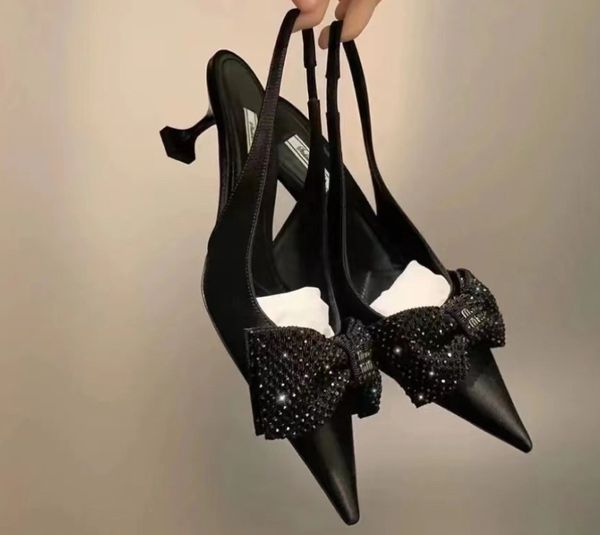 luxury m new small pointed back hollow single shoes flash diamond bow knot cat heels with high heels size 35-40, Black
luxury m new small pointed back hollow single shoes flash diamond bow knot cat heels with high heels size 35-40, Black