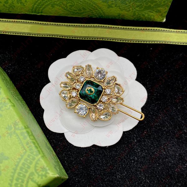 vintage brass mbed square emerald crystal flower hair clips & barrettes, designer jewelry fashion luxury, banquet, valentine's day, chr, Golden;silver
vintage brass mbed square emerald crystal flower hair clips & barrettes, designer jewelry fashion luxury, banquet, valentine's day, chr, Golden;silver