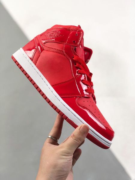 with box 1 mid se basketball shoes men women university red pomegranate white 1s sneaker
with box 1 mid se basketball shoes men women university red pomegranate white 1s sneaker