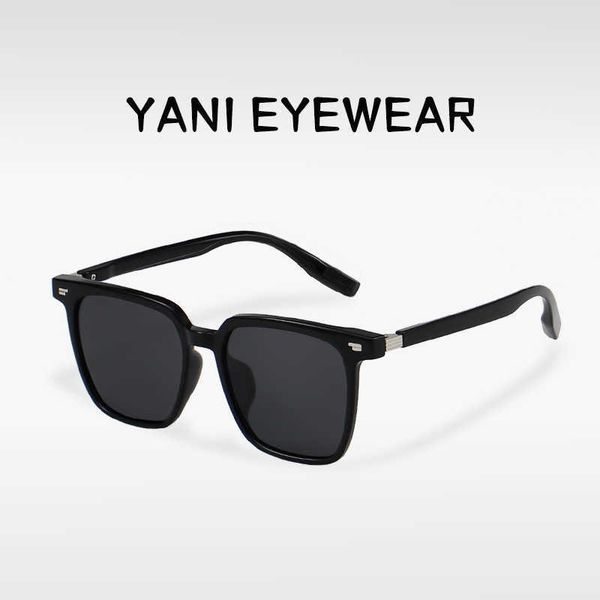 p28303 new korean fashion polarized men and pc frame sunglasses for women uv protection glasses, White;black
p28303 new korean fashion polarized men and pc frame sunglasses for women uv protection glasses, White;black