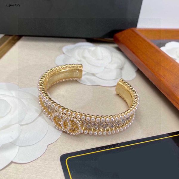 brand cuff jewelry women designer bracelet crystal and pearl embellishments openings bracelets including box holiday gifts, White
brand cuff jewelry women designer bracelet crystal and pearl embellishments openings bracelets including box holiday gifts, White