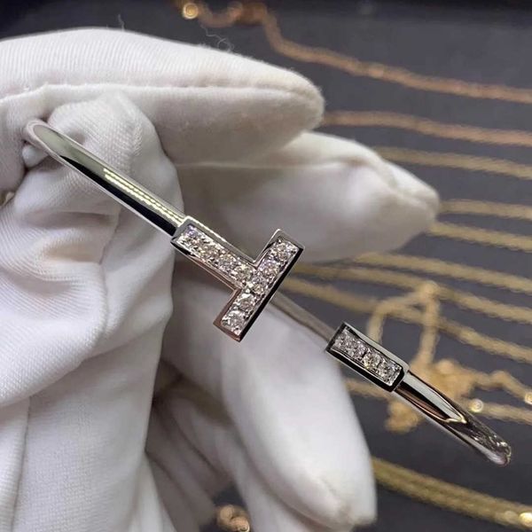 tiffanyys bracelet selling new t double t bracelet opening vacuum electroplating 18k rose gold titanium steel versatile diamond inlay, Black
tiffanyys bracelet selling new t double t bracelet opening vacuum electroplating 18k rose gold titanium steel versatile diamond inlay, Black