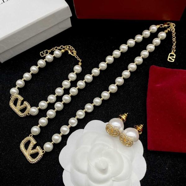 accessories diamond ring luxury designer necklace flowers clover bangle women new ins vshaped pearl womens splice temperament round beads sm, Silver
accessories diamond ring luxury designer necklace flowers clover bangle women new ins vshaped pearl womens splice temperament round beads sm, Silver