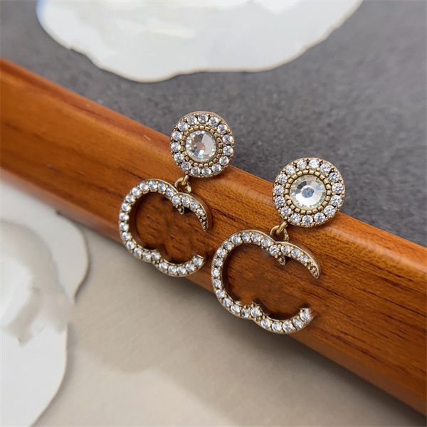 designer stud earring double letter g logo multicolour earing luxury women hoop jewelry ggity crystal pearl earrings woman's 3345, Golden;silver
designer stud earring double letter g logo multicolour earing luxury women hoop jewelry ggity crystal pearl earrings woman's 3345, Golden;silver