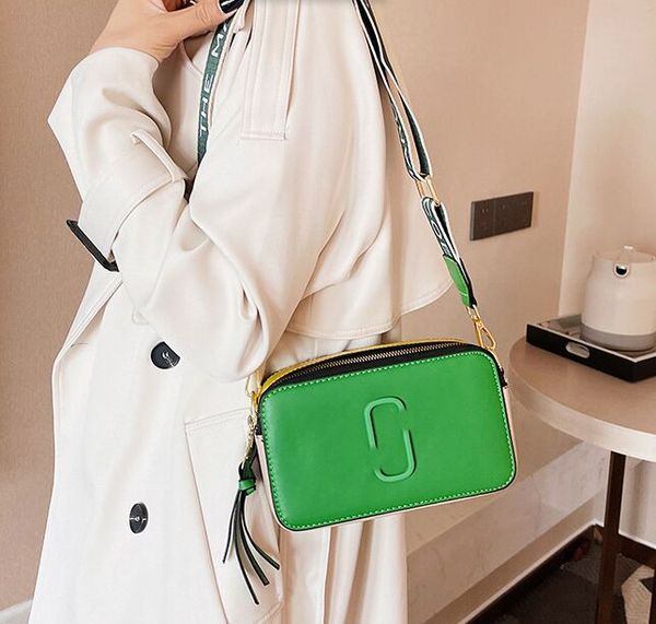 2 style 20 colour designer bags women fashion simple wide shoulder strap m color matching small square j crossbody camera bags, Red;black
2 style 20 colour designer bags women fashion simple wide shoulder strap m color matching small square j crossbody camera bags, Red;black