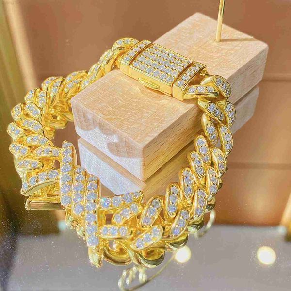novel design moissanite diamond cuban link hip hop silver jewelry custom 925 cuban link bracelets
novel design moissanite diamond cuban link hip hop silver jewelry custom 925 cuban link bracelets