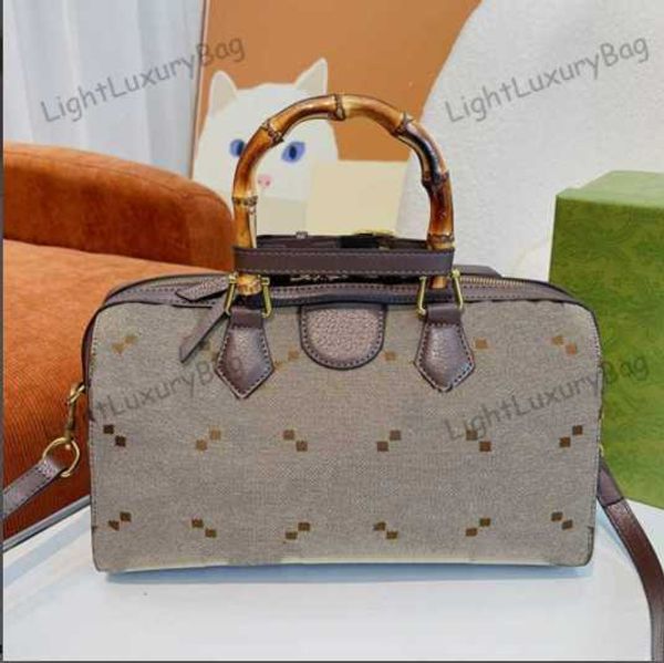 classic bamboo light luxury shoulder bag designer leather wallet retro crossbody for women famous brand shopping purses 220203
classic bamboo light luxury shoulder bag designer leather wallet retro crossbody for women famous brand shopping purses 220203