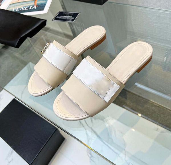 designer slippers women leather sandals flat fashion beach brand letter slip lady slides slipper womens with box and dust bag size 35-42, Black
designer slippers women leather sandals flat fashion beach brand letter slip lady slides slipper womens with box and dust bag size 35-42, Black