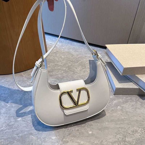 ins new niche internet celebrity underarm bag 2023 fashion versatile crossbody girl popular moon trend
ins new niche internet celebrity underarm bag 2023 fashion versatile crossbody girl popular moon trend