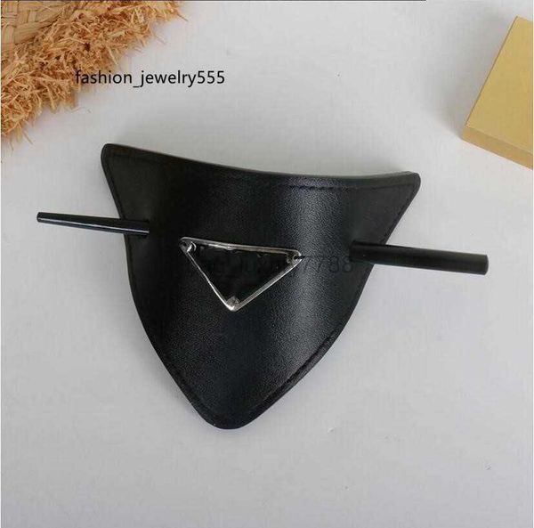 hair clips barrettes 2022 european and american leather letters hair clips barrettes triangle hairpin headgear 2 colors optional female fast, Golden;silver
hair clips barrettes 2022 european and american leather letters hair clips barrettes triangle hairpin headgear 2 colors optional female fast, Golden;silver
