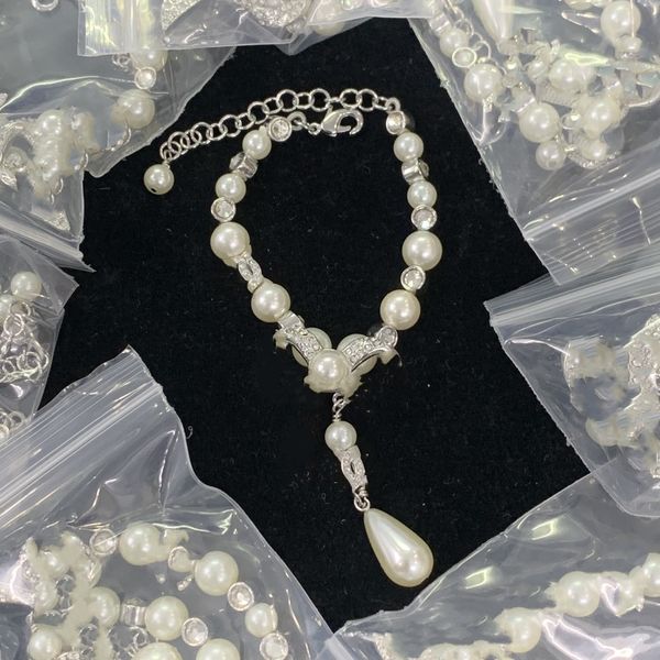classics bracelet designer bracelet luxury charm bracelets channel for women bracelets pearls fashion trend ornaments bracelets ccity party, Golden;silver
classics bracelet designer bracelet luxury charm bracelets channel for women bracelets pearls fashion trend ornaments bracelets ccity party, Golden;silver