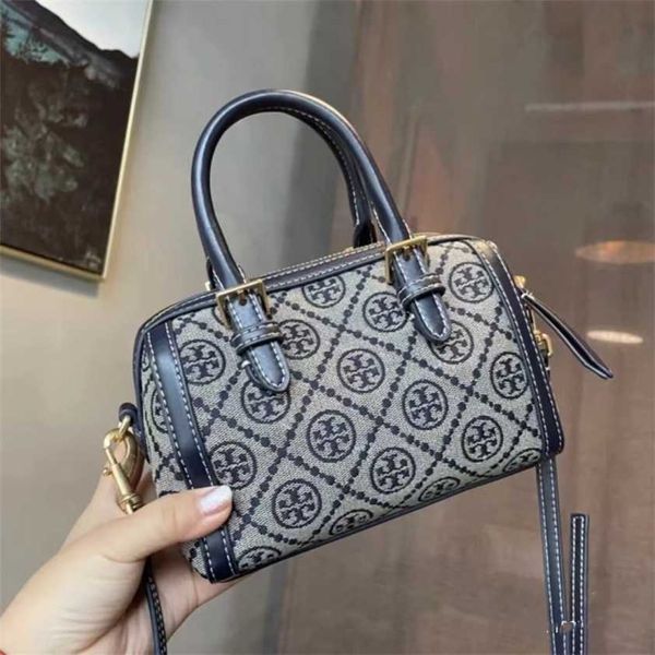 56% off designer bag 2024 early launch tb women's new old fashion oxford cloth pillow one shoulder crossbody handheld boston
56% off designer bag 2024 early launch tb women's new old fashion oxford cloth pillow one shoulder crossbody handheld boston