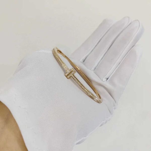 tiffanyys bracelet seiko high edition s925 silver t new full diamond double t closed 18k rose gold bracelet for women, Black
tiffanyys bracelet seiko high edition s925 silver t new full diamond double t closed 18k rose gold bracelet for women, Black
