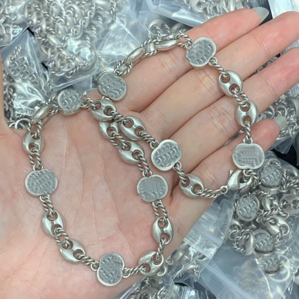 hiphop rock punk silver necklace for woman men long chain necklaces brass sweater chain jewelry wedding birthday party gift with box cgn1 --
hiphop rock punk silver necklace for woman men long chain necklaces brass sweater chain jewelry wedding birthday party gift with box cgn1 --