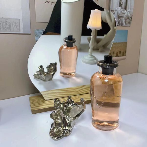 new fragrance 100ml crazy poetry symphony stellar age blooming dance cosmic cloud can be used by men and women men cologne
new fragrance 100ml crazy poetry symphony stellar age blooming dance cosmic cloud can be used by men and women men cologne