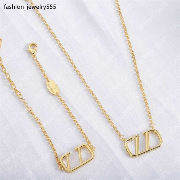 bracelet necklace luxury jewelry sets necklace bracelet fashion letter pendant necklaces designer love bracelcets gift women mens gold neckl, Silver
bracelet necklace luxury jewelry sets necklace bracelet fashion letter pendant necklaces designer love bracelcets gift women mens gold neckl, Silver