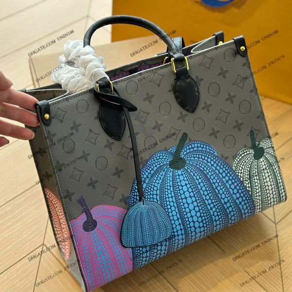 23ss women luxury designer totes bags onthego pumpkin handbag onthego flowers shouder crossbody ladies handbags with original dust bag pouch
23ss women luxury designer totes bags onthego pumpkin handbag onthego flowers shouder crossbody ladies handbags with original dust bag pouch