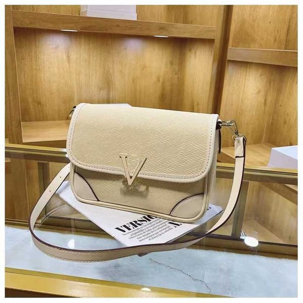 56% off designer bag 2024 early launch fashionable and trendy women's enamel buckle crossbody single shoulder internet red same style m
56% off designer bag 2024 early launch fashionable and trendy women's enamel buckle crossbody single shoulder internet red same style m