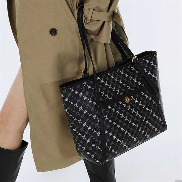 50% off designer bag 2024 early launch women's large capacity autumn and winter commuting shoulder tote bags high-end women's hand
50% off designer bag 2024 early launch women's large capacity autumn and winter commuting shoulder tote bags high-end women's hand