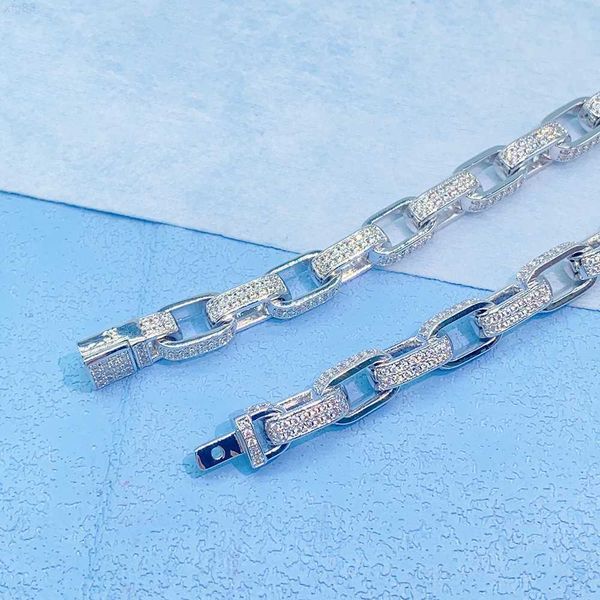 customized moissanite cuban link chain rhodium plated chain silver round circle chain necklace
customized moissanite cuban link chain rhodium plated chain silver round circle chain necklace
