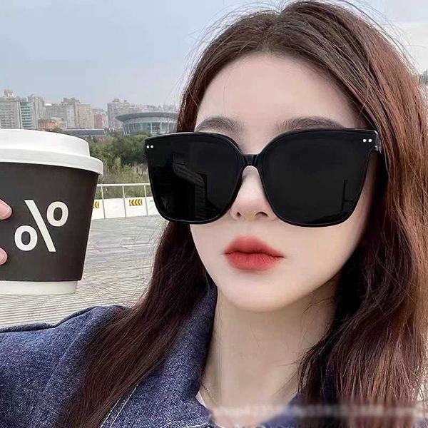 2023 new men's and women's glasses same sunglasses rice nails, White;black
2023 new men's and women's glasses same sunglasses rice nails, White;black