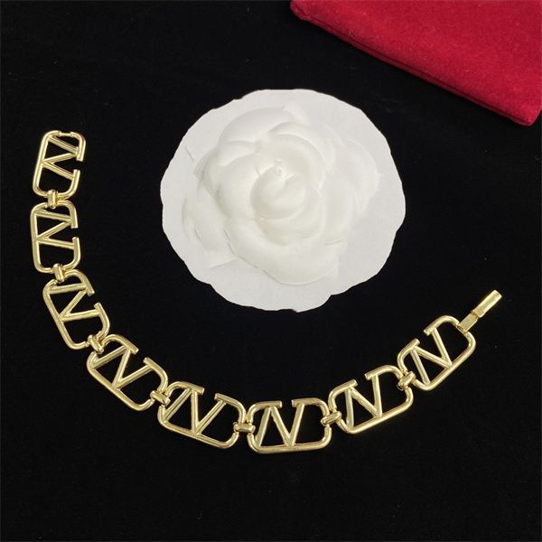 designer gold v letter logo charm bracelet jewelry luxury women cuff pearl metal valentinolies gift bracelets 4534, Golden;silver
designer gold v letter logo charm bracelet jewelry luxury women cuff pearl metal valentinolies gift bracelets 4534, Golden;silver