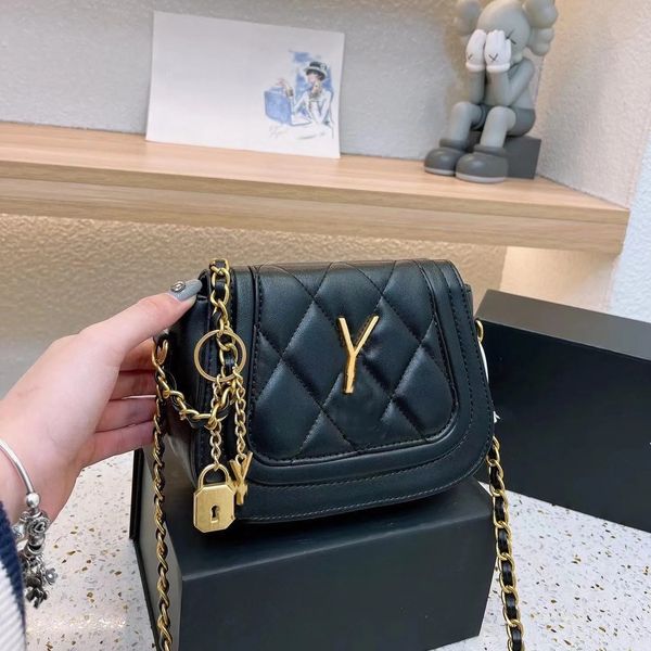 luxurys women chain crossbody bags designers pattern shoulder bags messenger bags pruse chain tote, Black;red
luxurys women chain crossbody bags designers pattern shoulder bags messenger bags pruse chain tote, Black;red