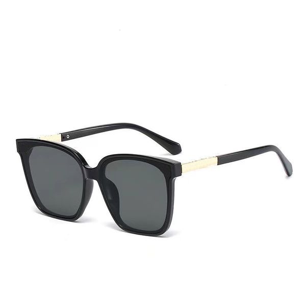 10a classic fashion luxury designer mens glasses sunglasses for women men ladies designers outdoor beach driving sun eyewear, White;black
10a classic fashion luxury designer mens glasses sunglasses for women men ladies designers outdoor beach driving sun eyewear, White;black