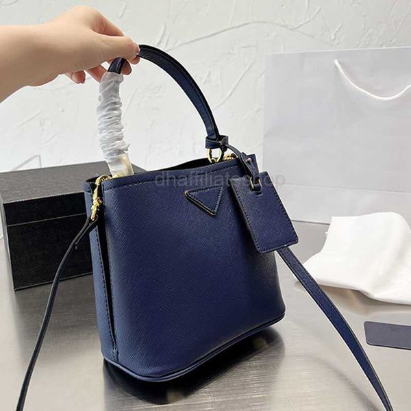 designer bags panier shoulder bags women classic bucket bag handbags purse crossbody wallet removable shoulders strap high-capacity plain wa
designer bags panier shoulder bags women classic bucket bag handbags purse crossbody wallet removable shoulders strap high-capacity plain wa