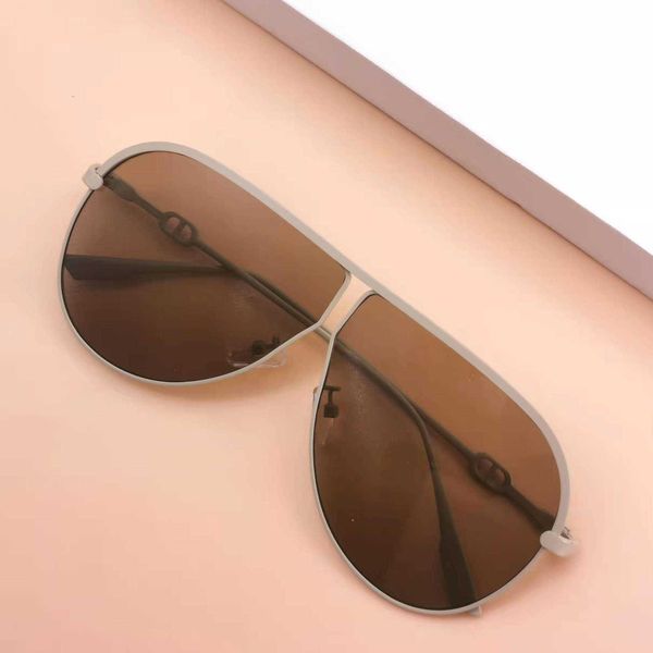 metal men elegant and minimalist personalized glasses insp style team gatherings bouncing sunglasses for women, White;black
metal men elegant and minimalist personalized glasses insp style team gatherings bouncing sunglasses for women, White;black