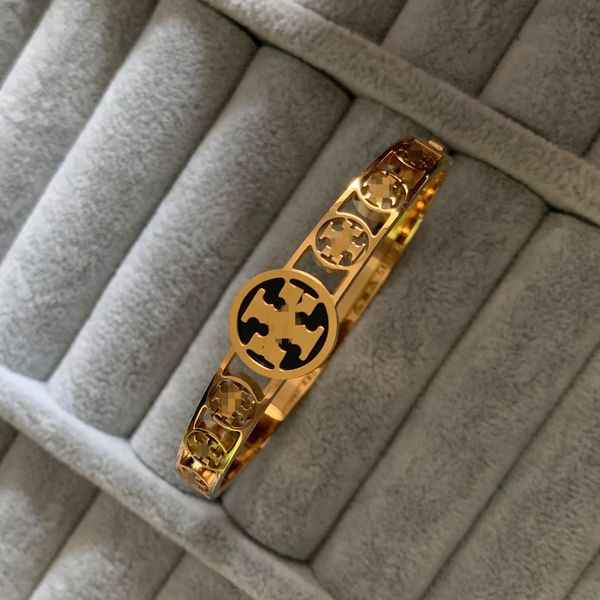luxury designer men women hollow bangle bracelets 18k gold silver rose femme letter logo engrave bangles wedding jewelry for women girls who, Black
luxury designer men women hollow bangle bracelets 18k gold silver rose femme letter logo engrave bangles wedding jewelry for women girls who, Black