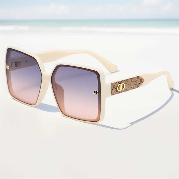 2023 new simple fashion versatile trend small fragrant sunglasses women delicate tiktok same style, White;black
2023 new simple fashion versatile trend small fragrant sunglasses women delicate tiktok same style, White;black