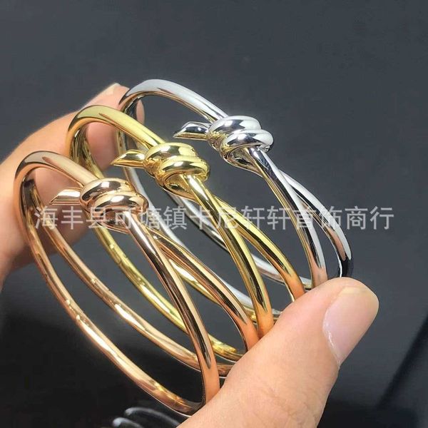 tiffanyys bracelet new twisted rope smooth face v gold knot bracelet high version 1837t bracelet ailing same style, Black
tiffanyys bracelet new twisted rope smooth face v gold knot bracelet high version 1837t bracelet ailing same style, Black