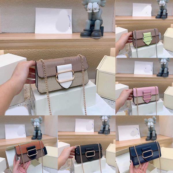 designer chian bag women baguette luxurys handbags messenger leather college style large capacity crossbody purses 230815
designer chian bag women baguette luxurys handbags messenger leather college style large capacity crossbody purses 230815