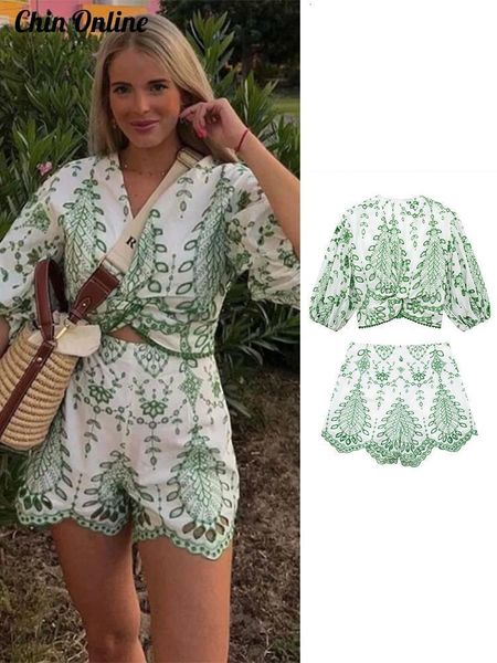 women's two piece pants fashion embroidery shorts set women puff sleeve crop female 2 suits chic printed vneck shirt short outfits 2308, White
women's two piece pants fashion embroidery shorts set women puff sleeve crop female 2 suits chic printed vneck shirt short outfits 2308, White