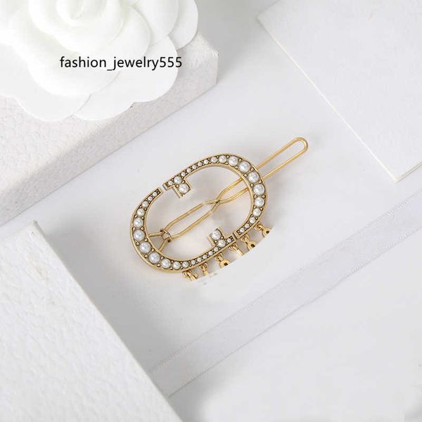 barrettes luxury designer hair clips for women making of plated gold barrettes letter inlaid diamond womens barrettes designer jewelry acces, Golden;silver
barrettes luxury designer hair clips for women making of plated gold barrettes letter inlaid diamond womens barrettes designer jewelry acces, Golden;silver