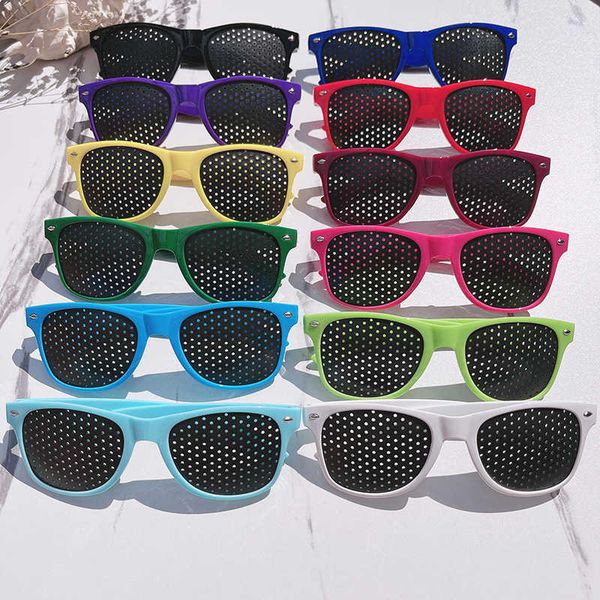 pinhole small hole glasses are selling plastic sunglasses made of rice nails can alleviate vision and myopia, White;black
pinhole small hole glasses are selling plastic sunglasses made of rice nails can alleviate vision and myopia, White;black