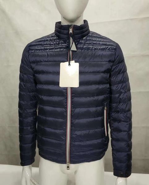 2023 arm badge lightweight mens down jacket stand collar fashion designer down jackets winter warm coat size 1--5, Black
2023 arm badge lightweight mens down jacket stand collar fashion designer down jackets winter warm coat size 1--5, Black