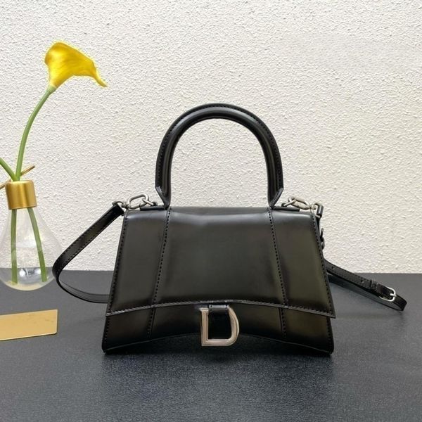 designer hourglass bag shoulder bag advanced design classic three-line bag designer women's bag crossbody bag network red star recommen
designer hourglass bag shoulder bag advanced design classic three-line bag designer women's bag crossbody bag network red star recommen