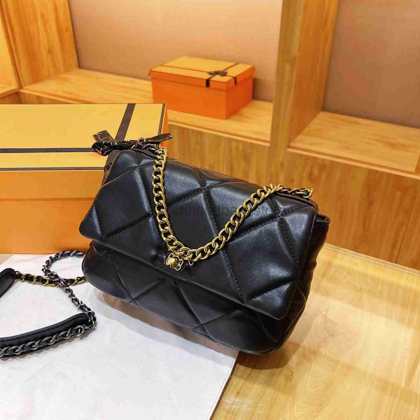cross body channel classic luxury designer caviar women's chain flip various colors holiday giftstylishhandbagsstore
cross body channel classic luxury designer caviar women's chain flip various colors holiday giftstylishhandbagsstore