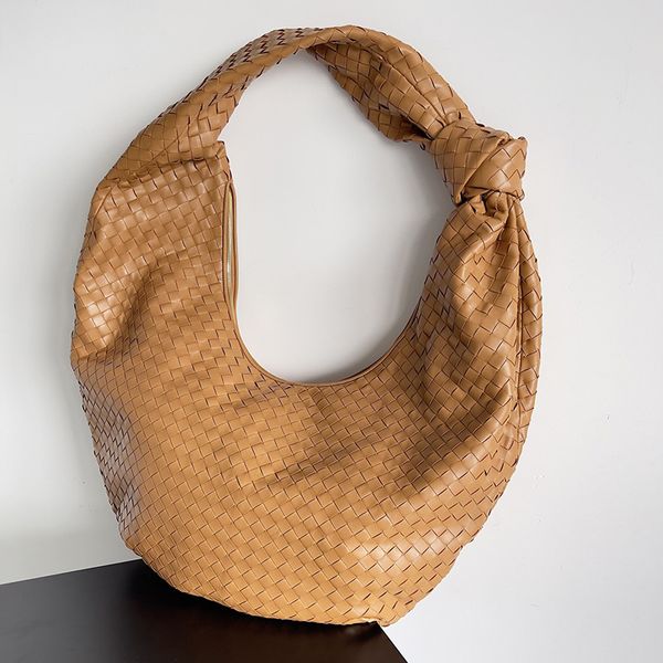 huge shouder bag for lady luxury designer jodie tote bags genuine leather with soft rounded shape big space women dress handbag
huge shouder bag for lady luxury designer jodie tote bags genuine leather with soft rounded shape big space women dress handbag