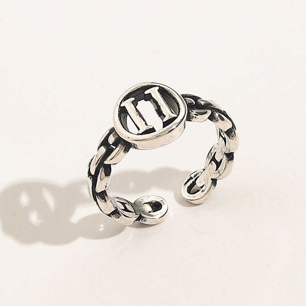 fashion designer h xiaoxiangfeng copper plated ancient silver family classic edition open letter ring metal feeling old female
fashion designer h xiaoxiangfeng copper plated ancient silver family classic edition open letter ring metal feeling old female