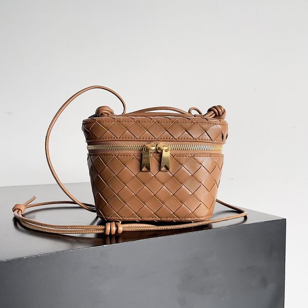 luxury women mini intrecciato vanity case designer crossbody bag black brown 100% lambskin double zippered lady dress purse with box
luxury women mini intrecciato vanity case designer crossbody bag black brown 100% lambskin double zippered lady dress purse with box