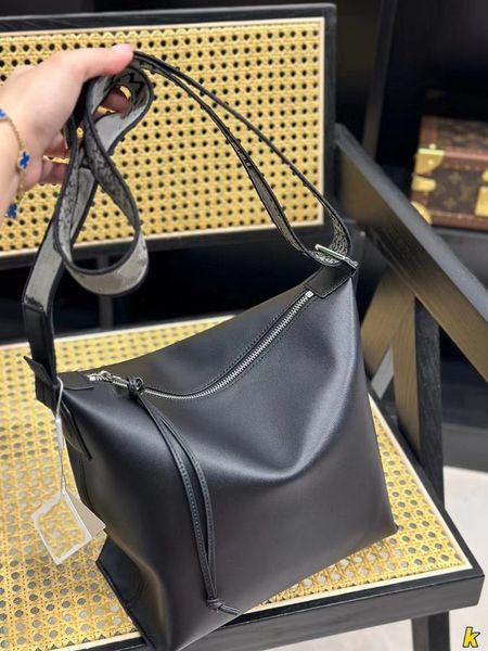 luxury shoulder bags brands women handbag designers genuine leather large vintage underarm bag soft fashion lady evening bag,designer hand p
luxury shoulder bags brands women handbag designers genuine leather large vintage underarm bag soft fashion lady evening bag,designer hand p
