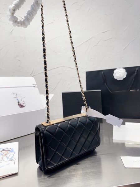 new facai bag lingge chain bag single shoulder crossbody light luxury and luxury small square bag
new facai bag lingge chain bag single shoulder crossbody light luxury and luxury small square bag