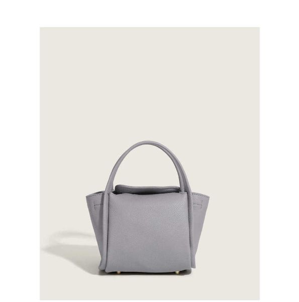 songmont bags baobao women's new spring song vegetable basket yuanbao bao genuine leather cowhide portable bucket bag fashion goes with
songmont bags baobao women's new spring song vegetable basket yuanbao bao genuine leather cowhide portable bucket bag fashion goes with