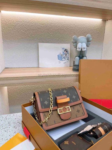 designer lvbag daphne box silk scarf purse mouth red envelope messenger women's luxury mini large capacity star same style brown leathe
designer lvbag daphne box silk scarf purse mouth red envelope messenger women's luxury mini large capacity star same style brown leathe