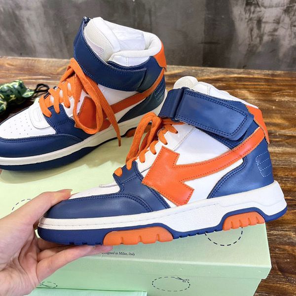 2023 new of designer brand sports shoes womens mens autumn winter fashion sneakers black laces. white blue and orange rubber sole size 35-46
2023 new of designer brand sports shoes womens mens autumn winter fashion sneakers black laces. white blue and orange rubber sole size 35-46