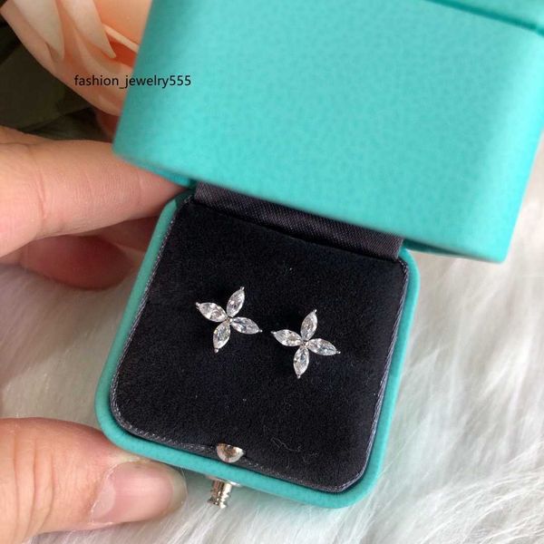 charm luxury charm earrings fleur de lis brand designer s925 sterling silver four leaf clover flower crystal victoria earrings for women jew, Golden
charm luxury charm earrings fleur de lis brand designer s925 sterling silver four leaf clover flower crystal victoria earrings for women jew, Golden